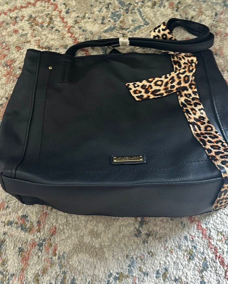 London Fog Black Pebbled Shoulder Bag Zip Closure Leopard Strap Accent