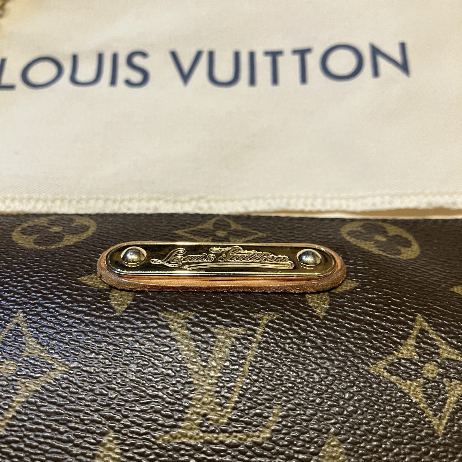 Louis Vuitton Monogram Eva Clutch Shoulder Bag CLEAN Gold Brown Zip Chain
