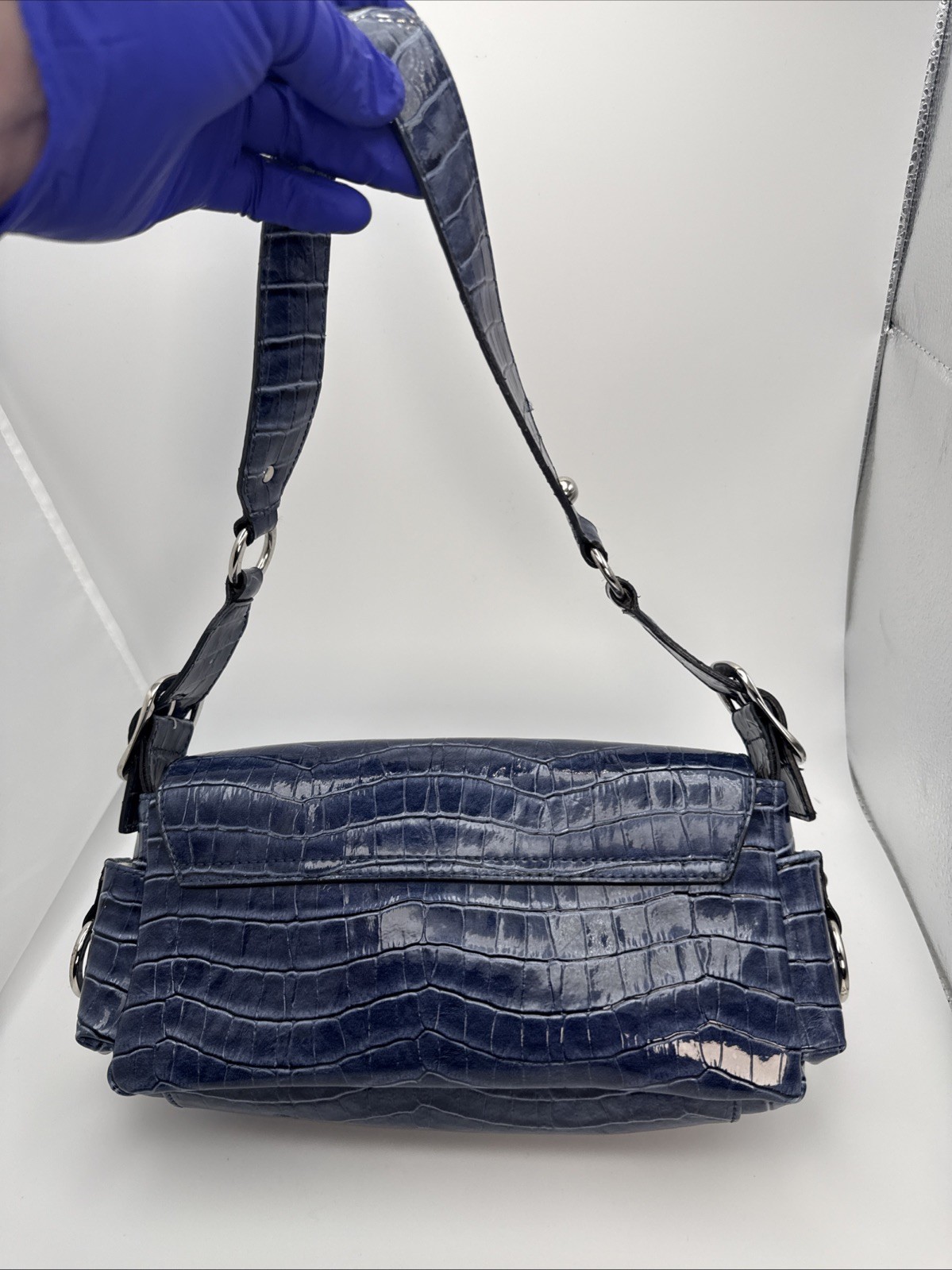 Vintage Y2K Blue / Silver GUESS Crock handbag, Adj Strap. Excellent Condition