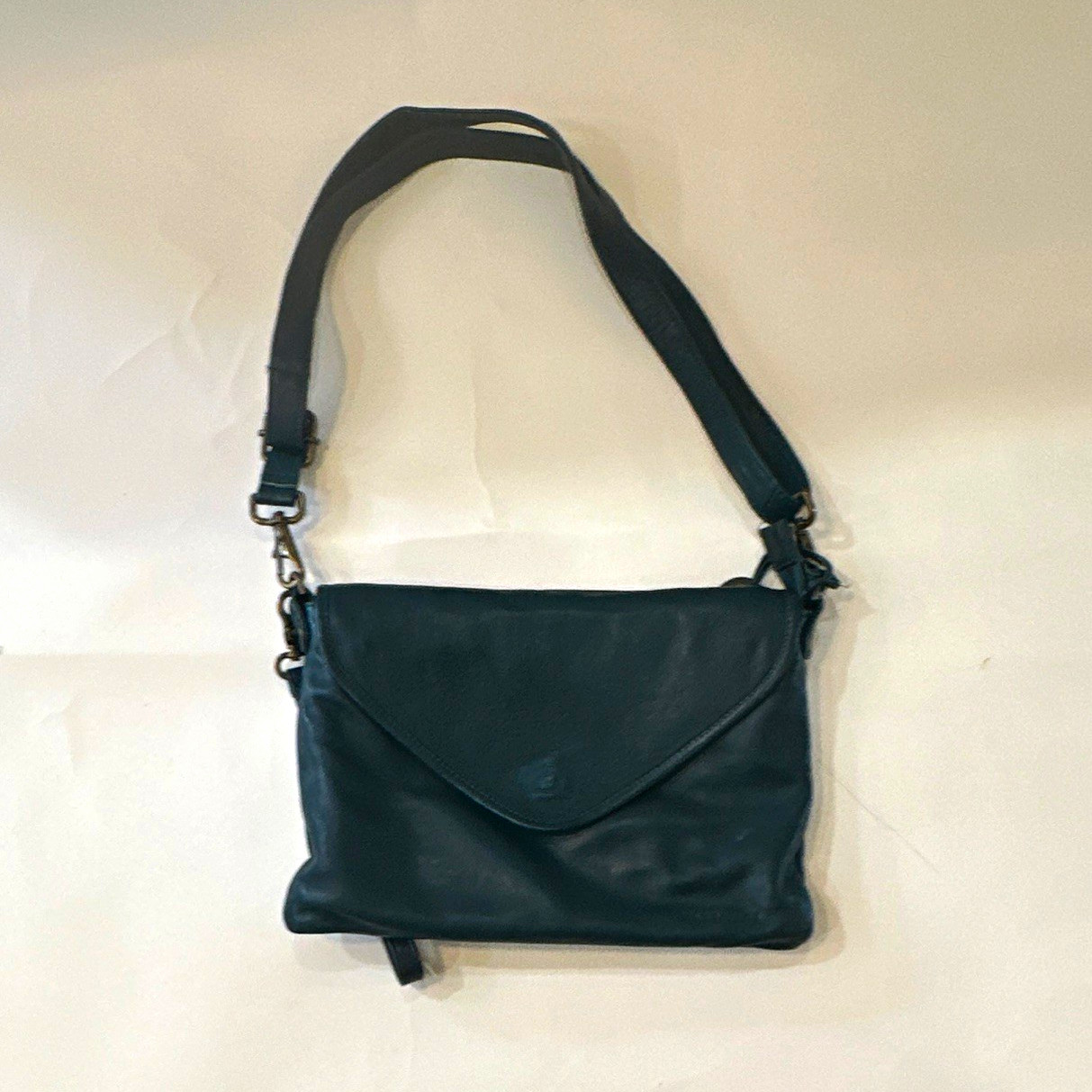 The brand is WANDERERS the External color is Azzurra the internal color is black