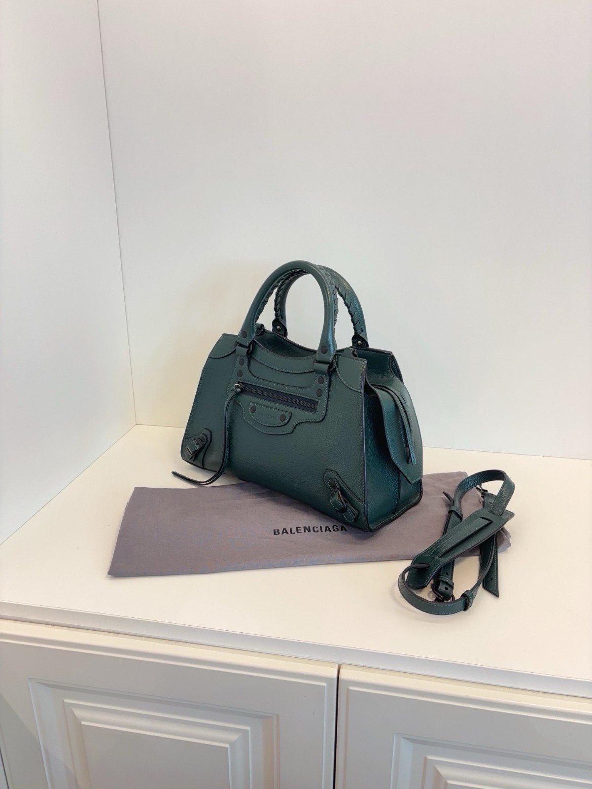 Balenciaga Neo Classic Vintage Green Motorcycle Bag, （33 × 20 × 13） cm