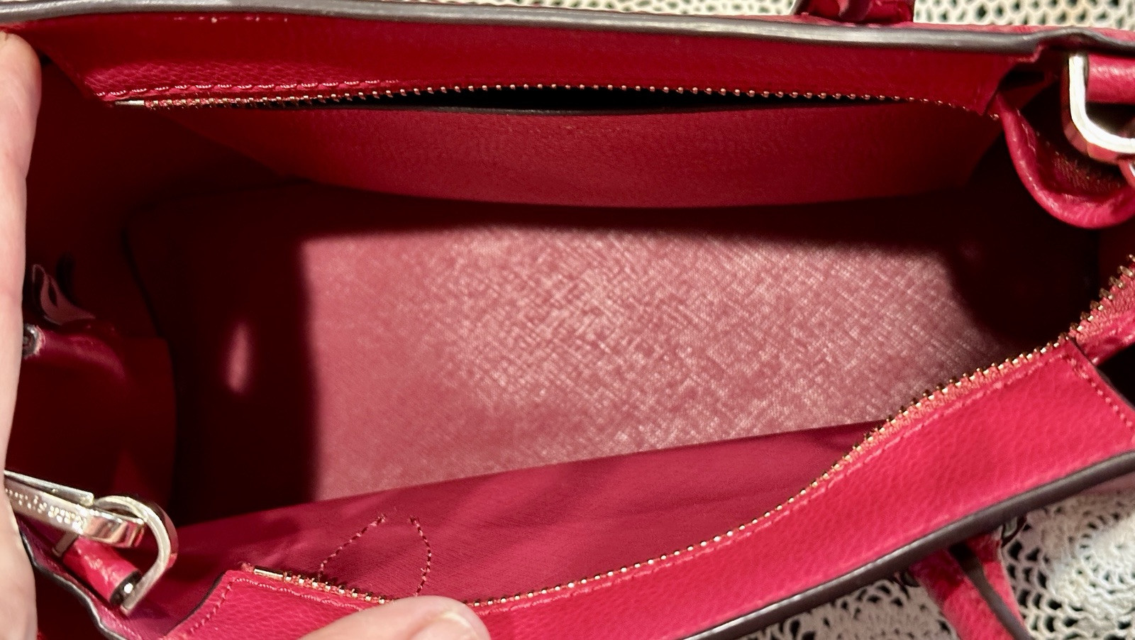 Kate Spade New York Eva Small Convertible Satchel Red Cake Pebble Leather A++ 49