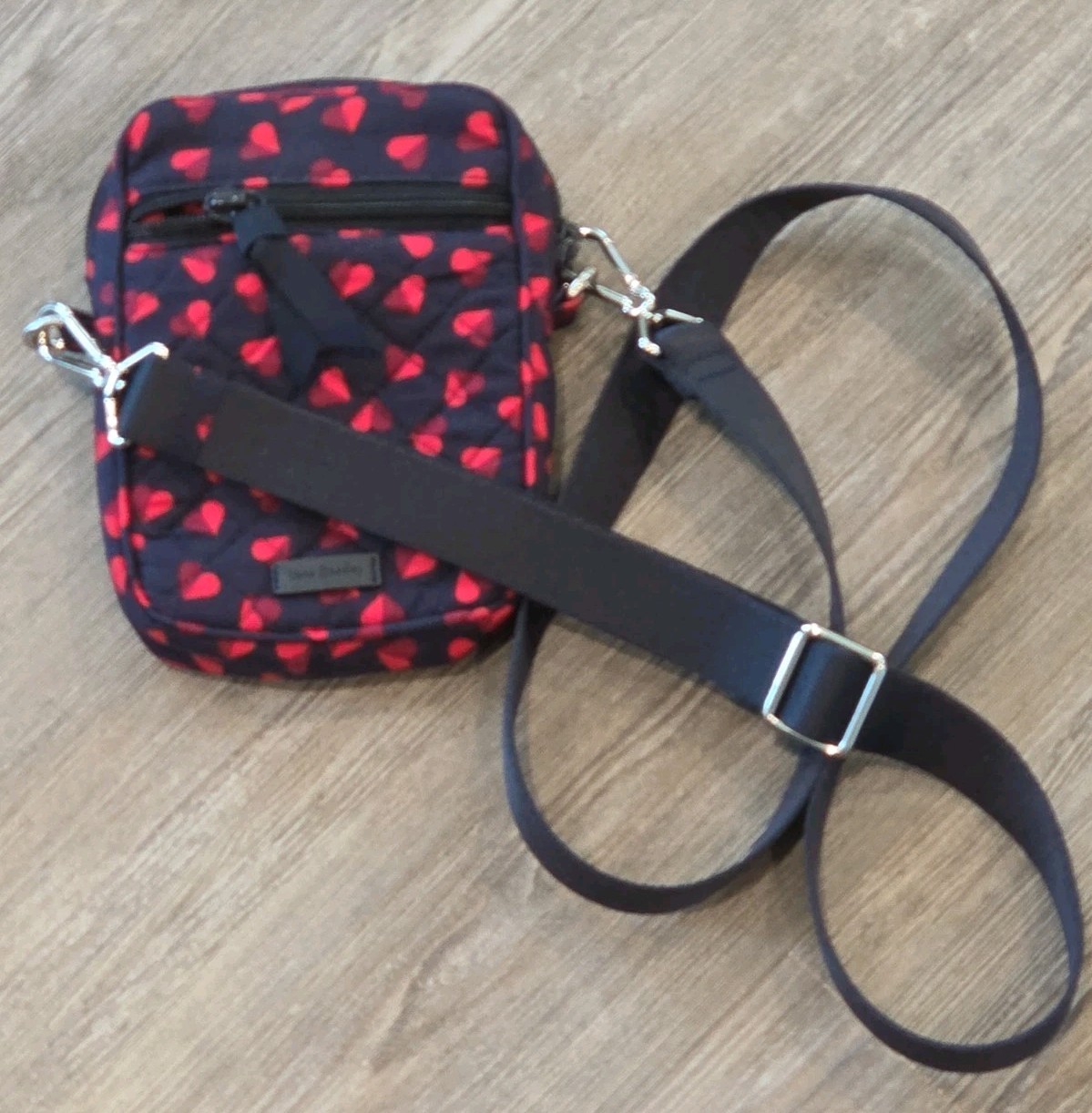VERA BRADLEY RFID SMALL CONVERTIBLE CROSSBODY “SWEET HEARTS” Navy Blue & Red