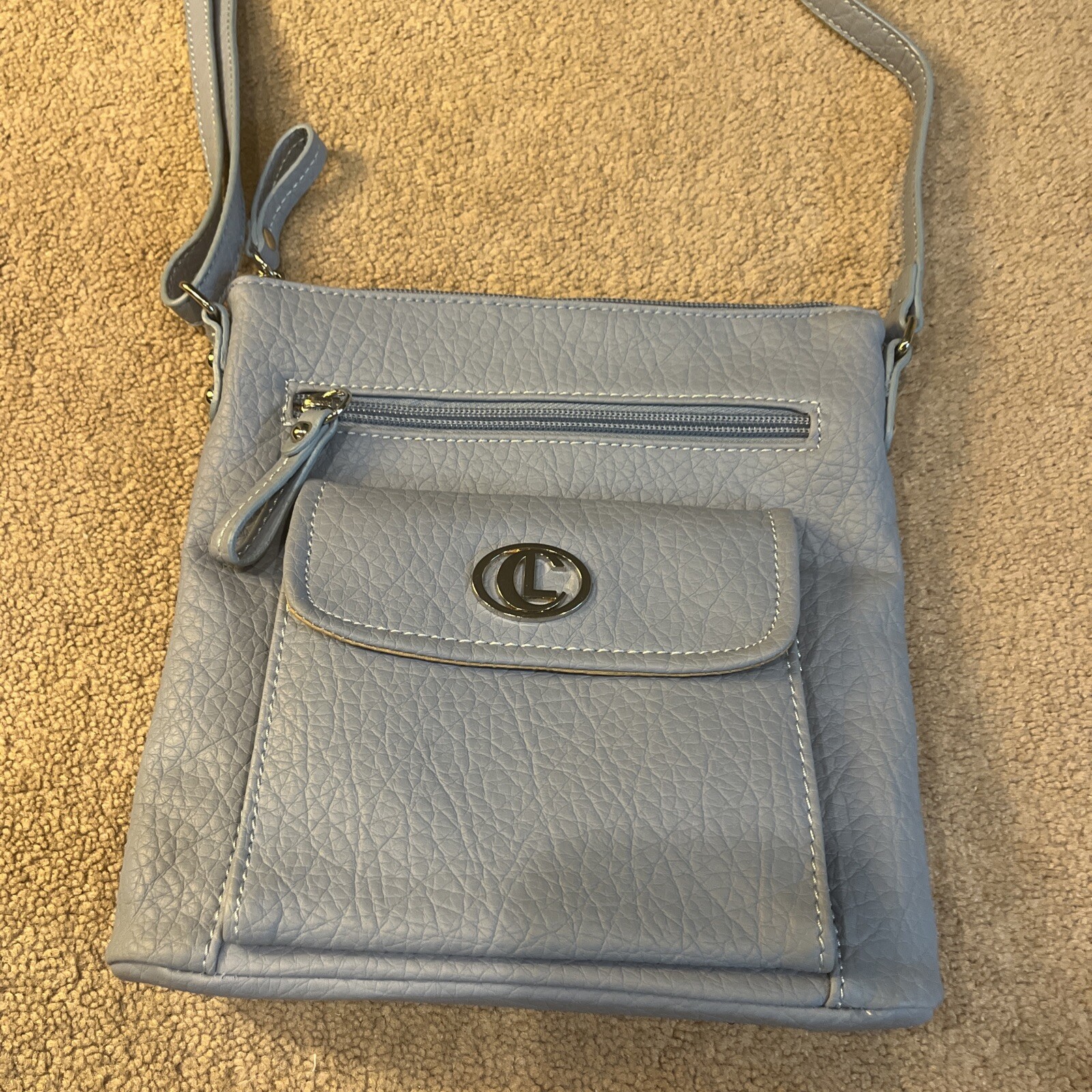 Liz Claiborne Purple Crossbody Bag 8.5 x 8.5 x 2 Inches Many Compartments Purse