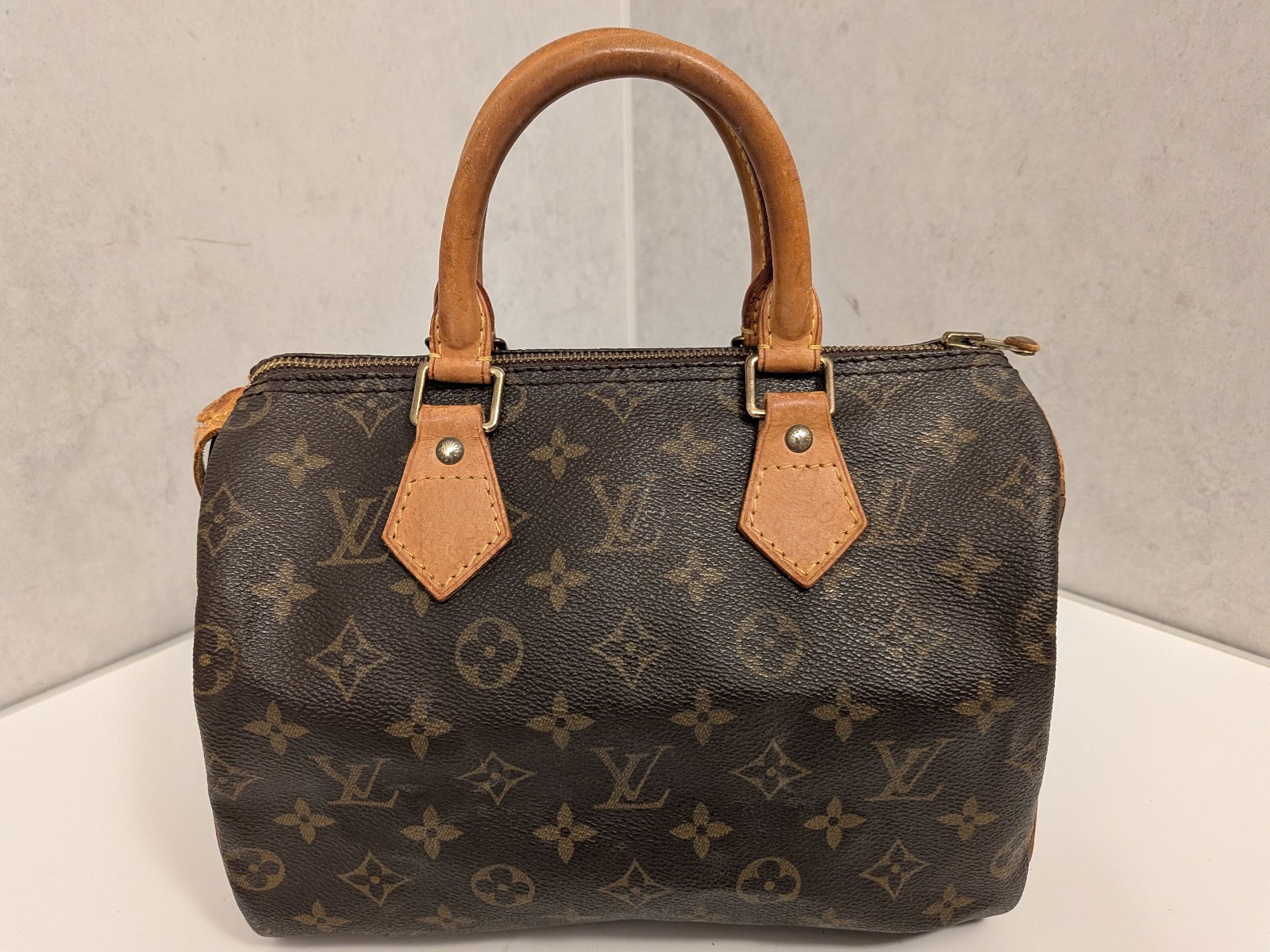 Authentic LOUIS VUITTON Speedy 25 Monogram Boston Handbag SA939