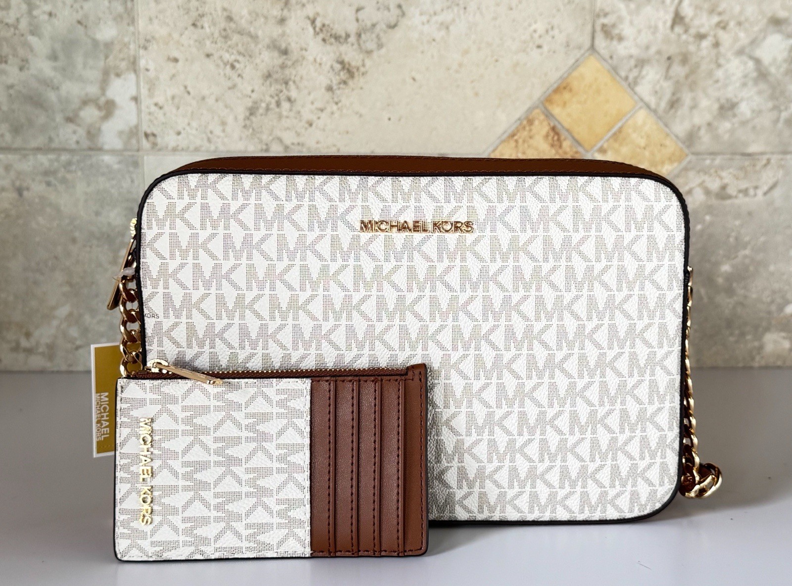 MICHAEL KORS JET SET EAST WEST CROSSBODY BAG + WALLET SET MK VANILLA/BROWN