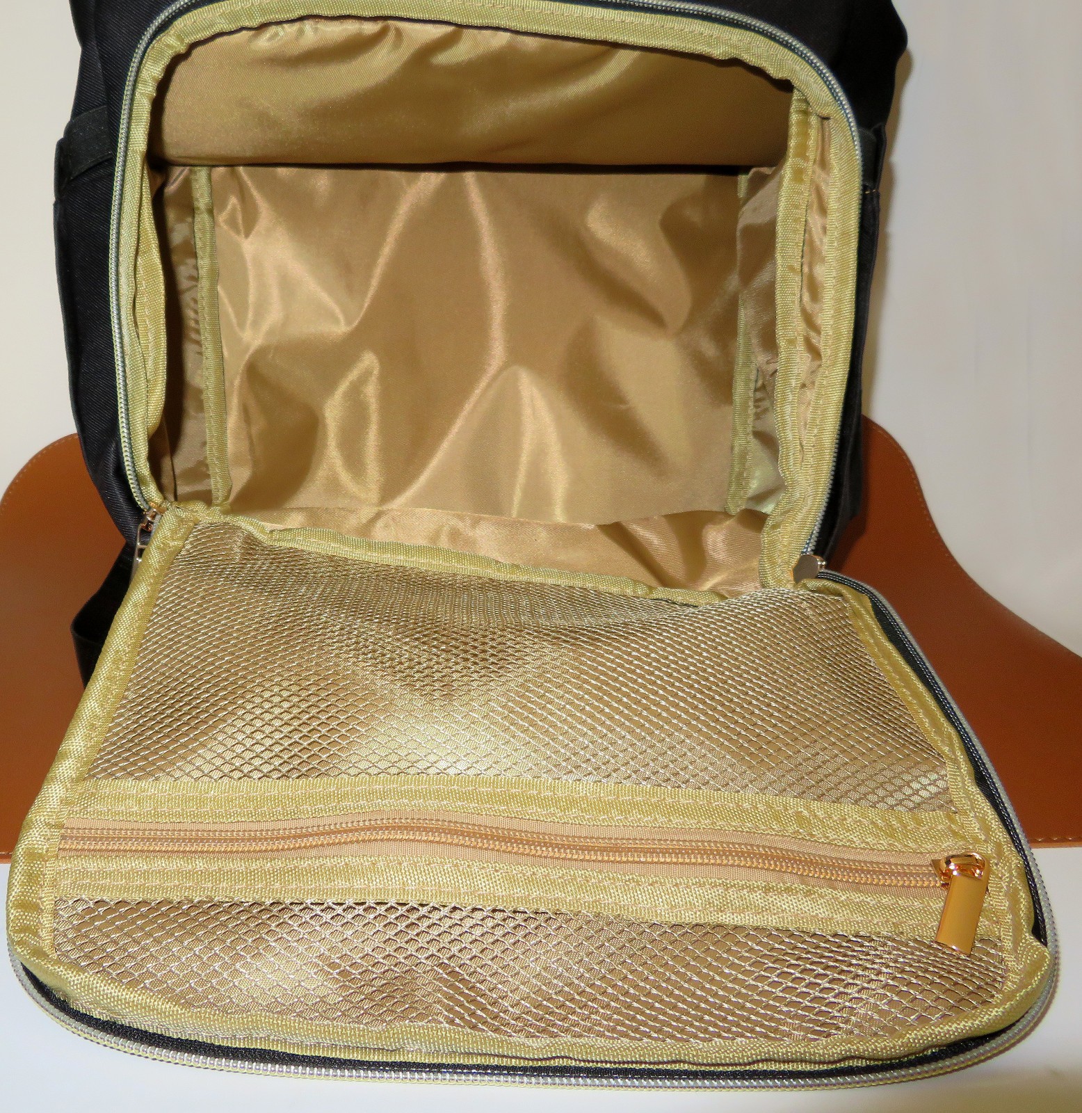 PACKUUMBAG Black Backpack