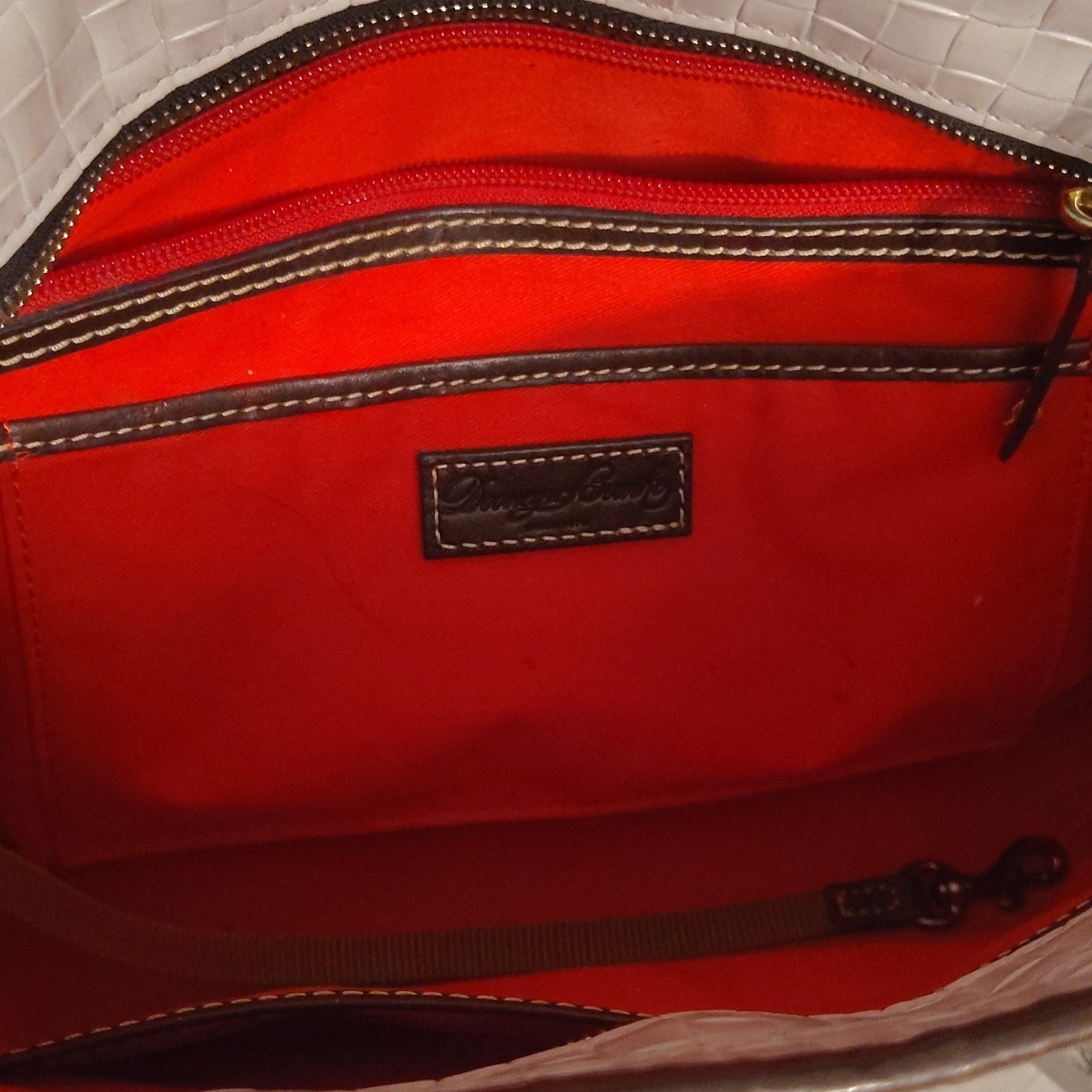 Dooney & Bourke White Tote Zip Brown Handles Detachable Strap Red Lining Gold