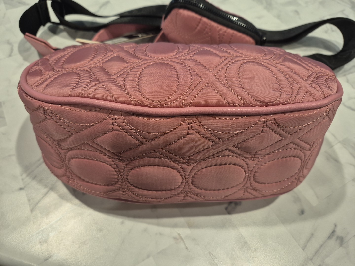 xoxo purse Pink Crossbody Bag Strap XO Quilted With Coin Purse NWT New