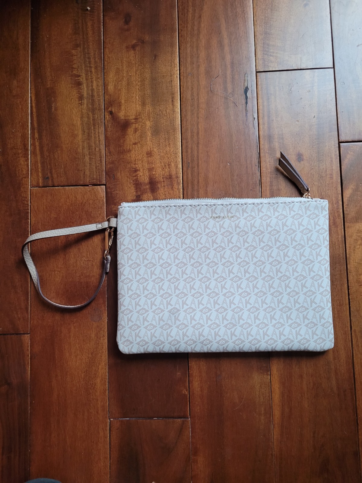 Anne Klein Wristlet, 9.5 X 6.5 X 1 Inch
