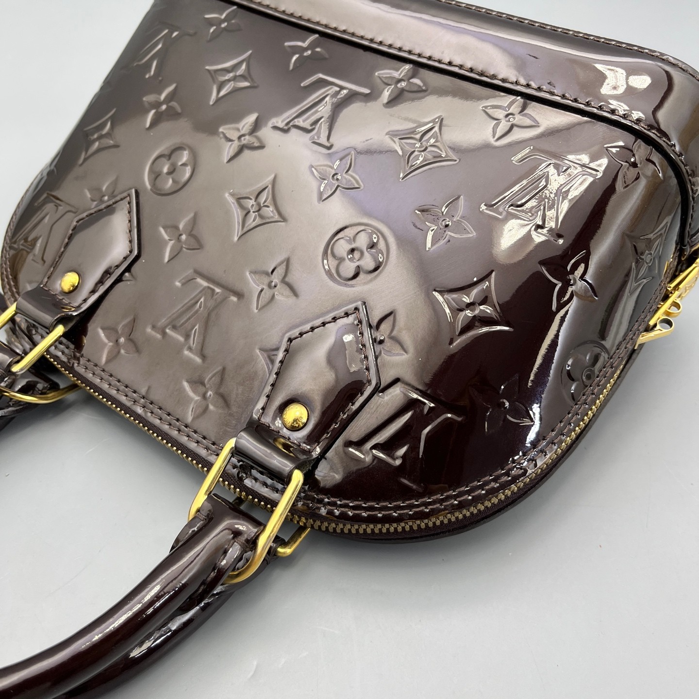 AUTH LOUIS VUITTON LV Alma BB Amarante Cherry Vernis Leather Bag.