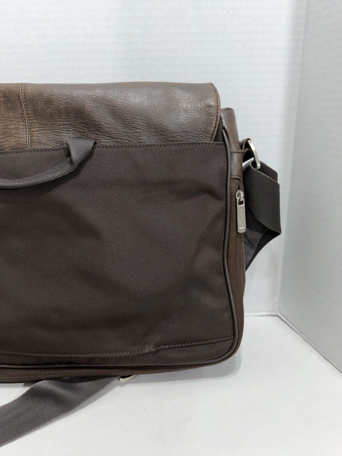 Knomo Messenger Laptop Bag 13×17 Brown Leather Adjustable Strap Crossbody