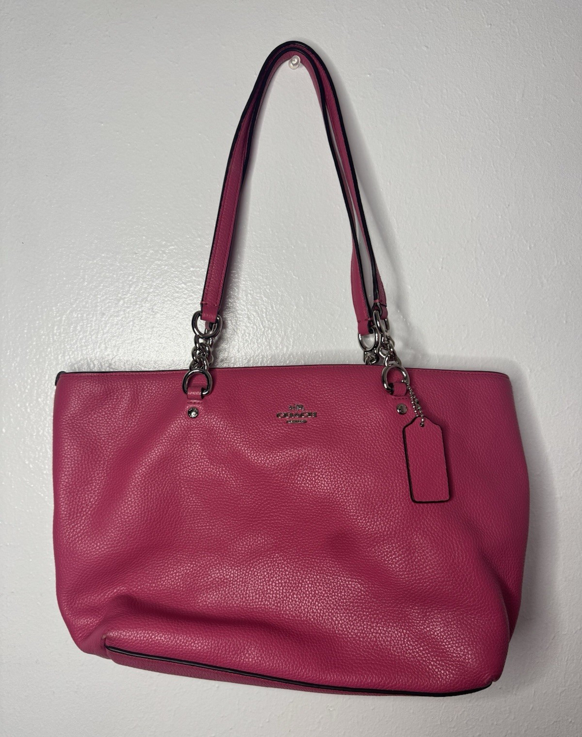 Coach Pink Pebbled Zip Shoulder Bag w/ Hang Tag & Charm, Inner Pockets, Lined