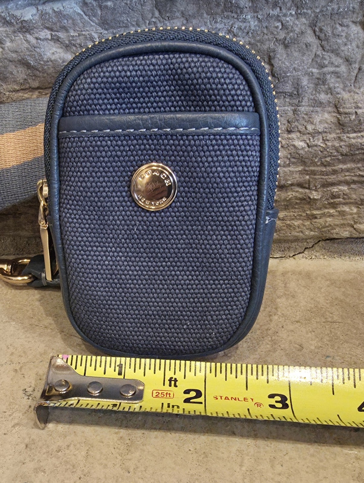 Coach New York Crossbody Coin Bag Pouch Blue Goldtone Hardware Adjustable COA