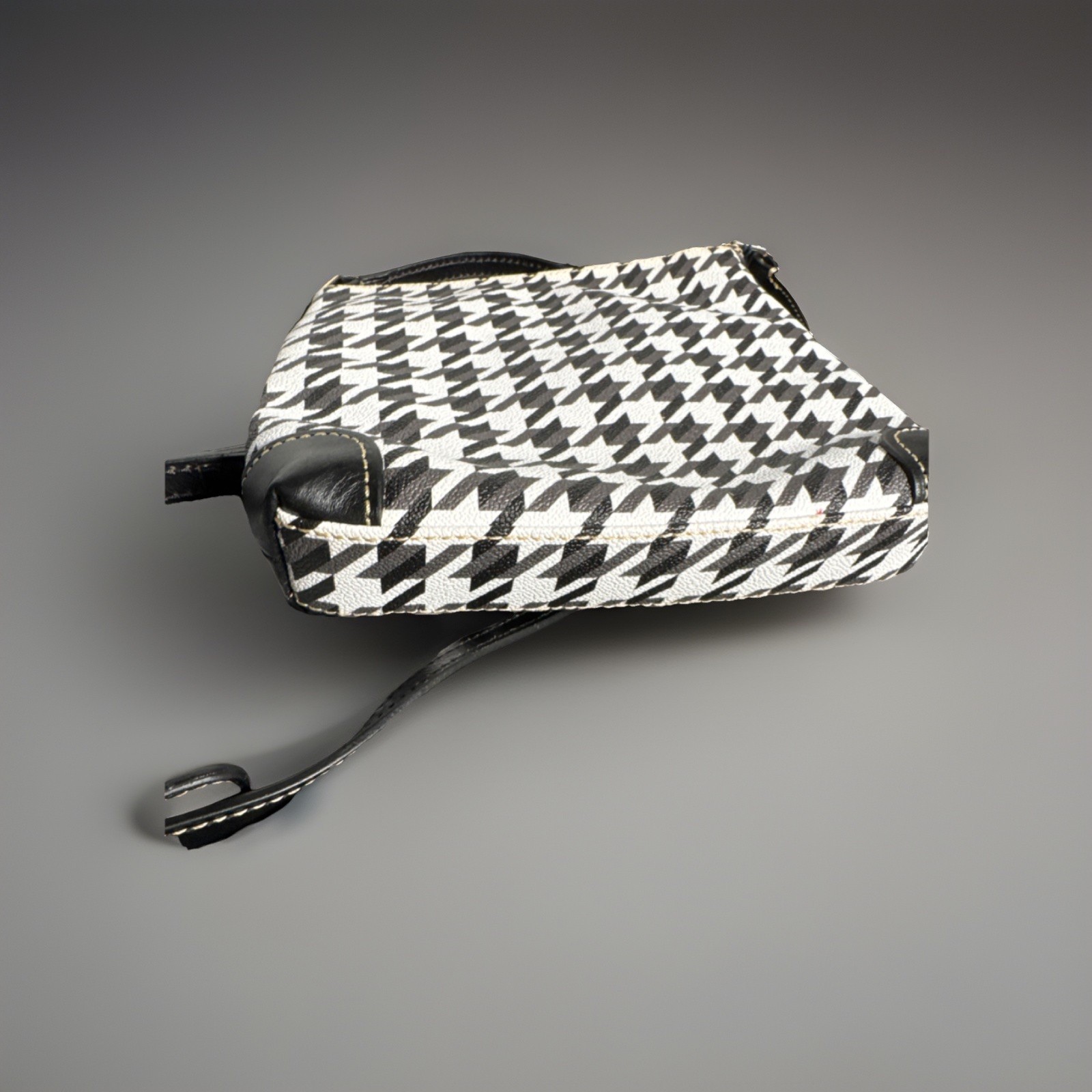 Dooney & Bourke Houndstooth Crossbody Bag Black White Zipper Logo Plaque