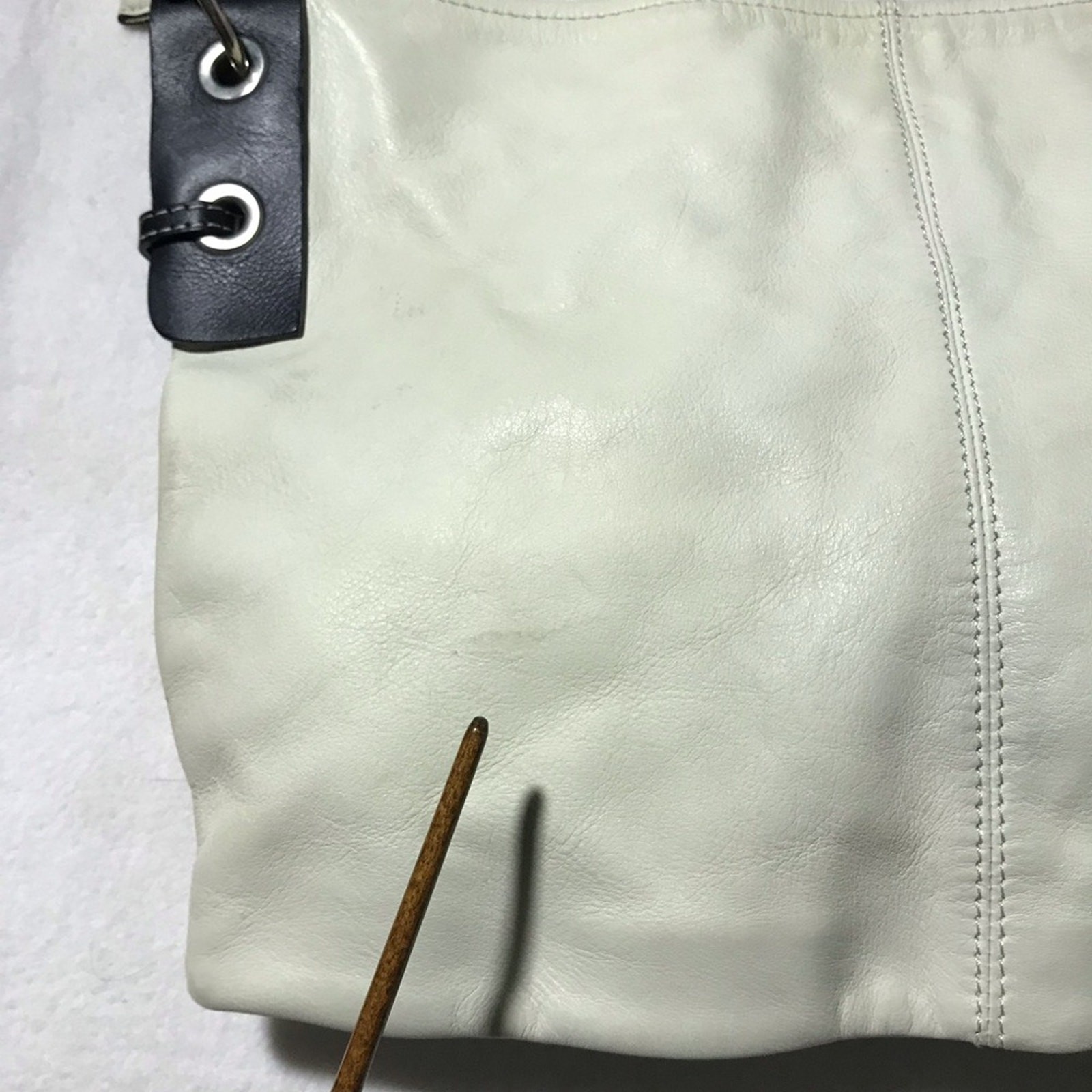 Robert Pietri made in Spain ivory leather shoulder bag strappy hardware
