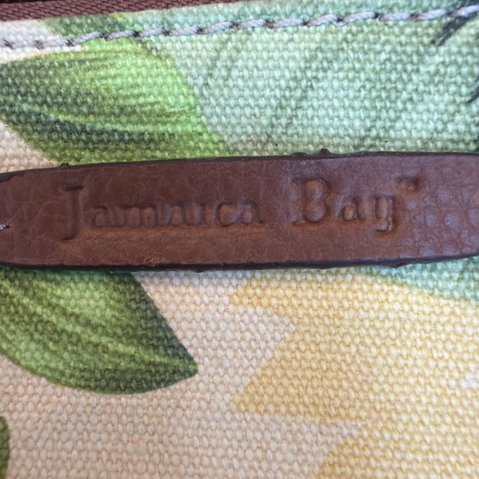 Jamaica Bay Floral Coin Purse With Zipper Top Key Attachment Canvas