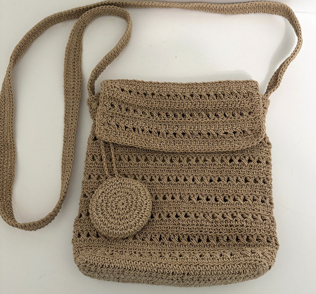 New 8″ SONOMA Beige Crochet Knit PURSE CROSSBODY BAG Boho Zip Mirror TRAVELBeach