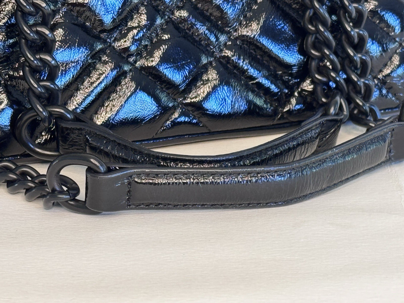 KURT GEIGER LONDON BRIXTON Lock Drench Black Patent Leather Shoulder Bag