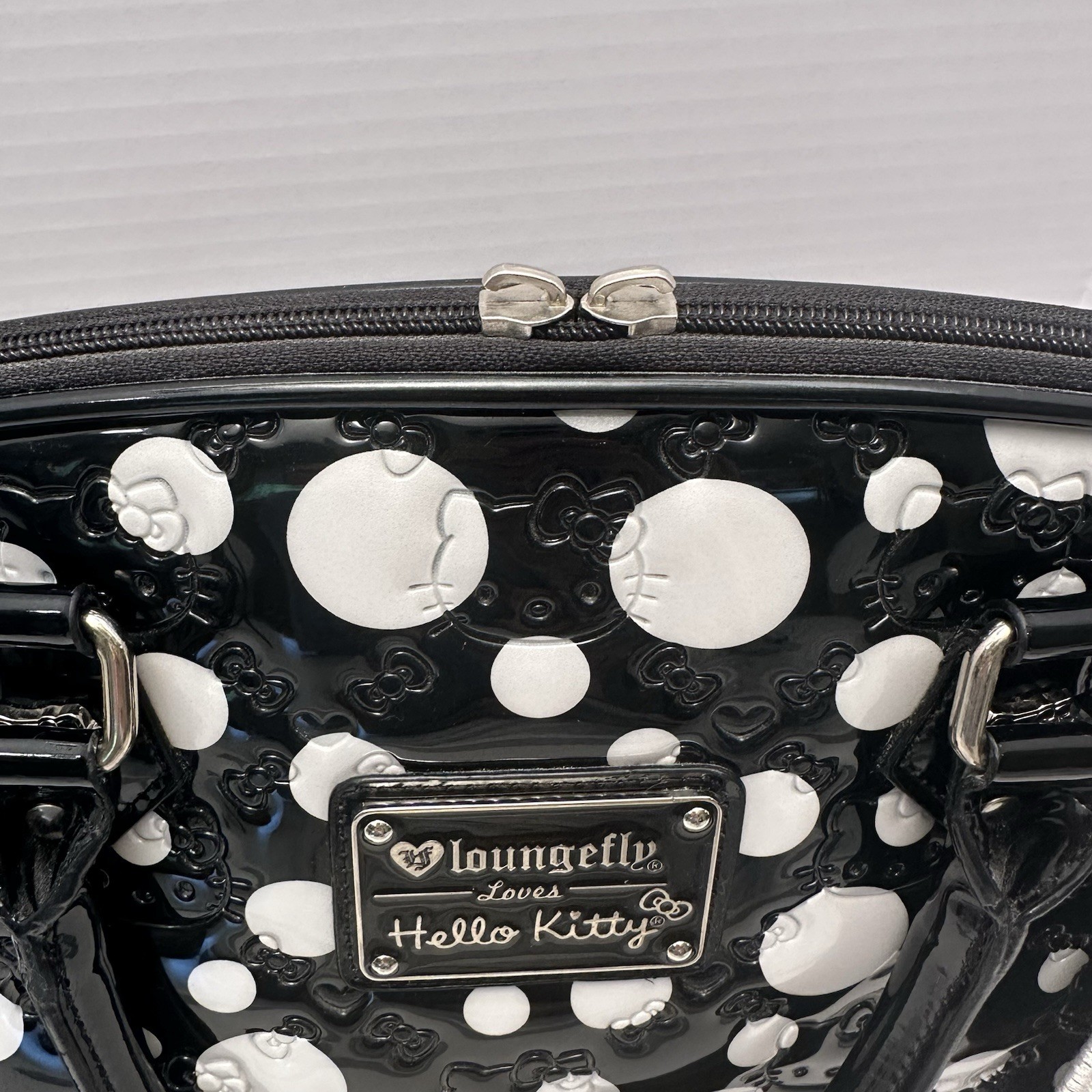 2013 Loungefly x Hello Kitty Embossed Polka Dot Bowler Bag Purse & Wallet RARE