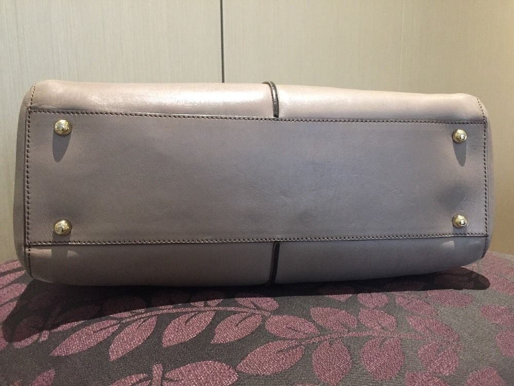 Tod D-Styling Shopping Tote in Leather Taupe Color