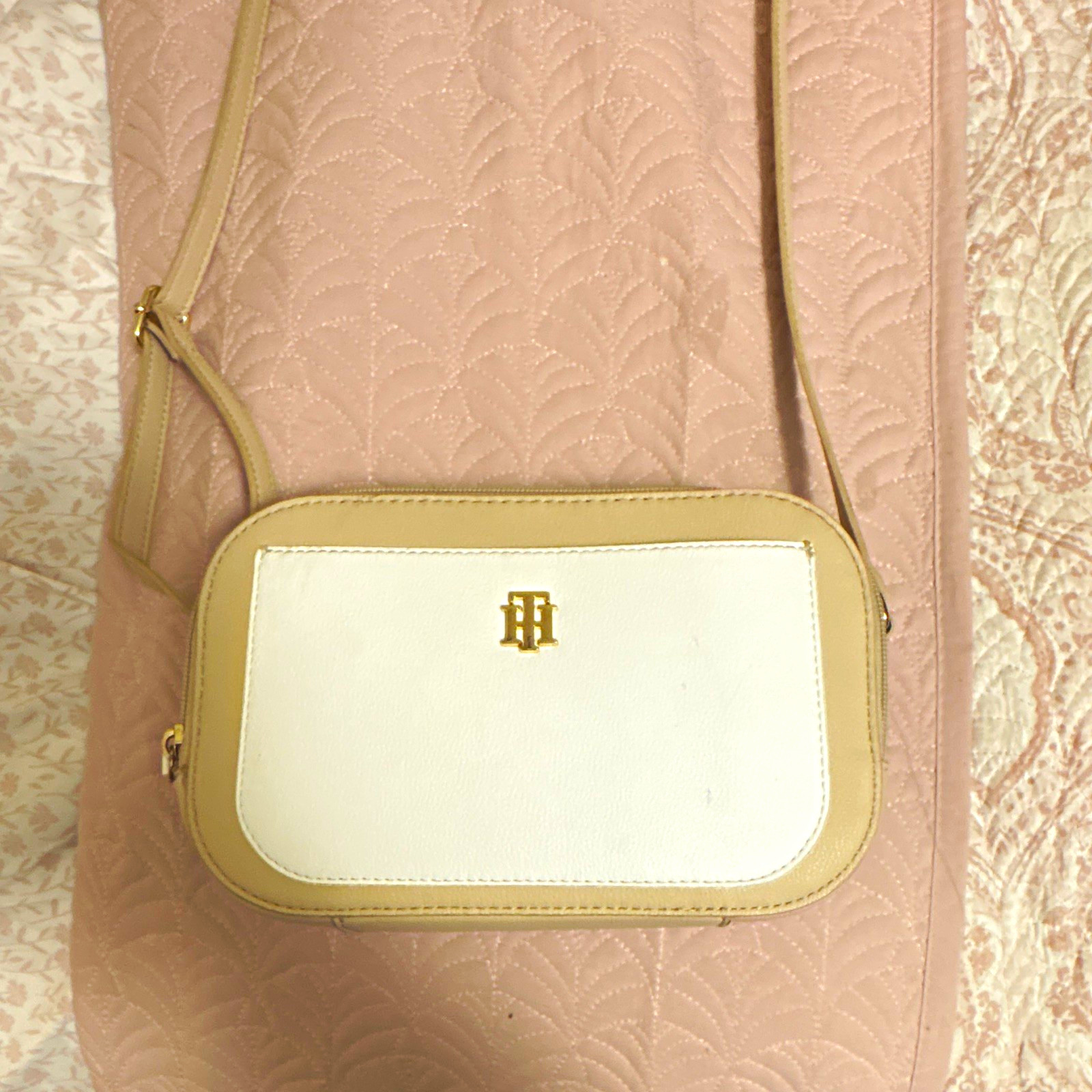 Tommy Hilfiger Women’s Small Beige White Zip Crossbody Bag Gold Logo Strap