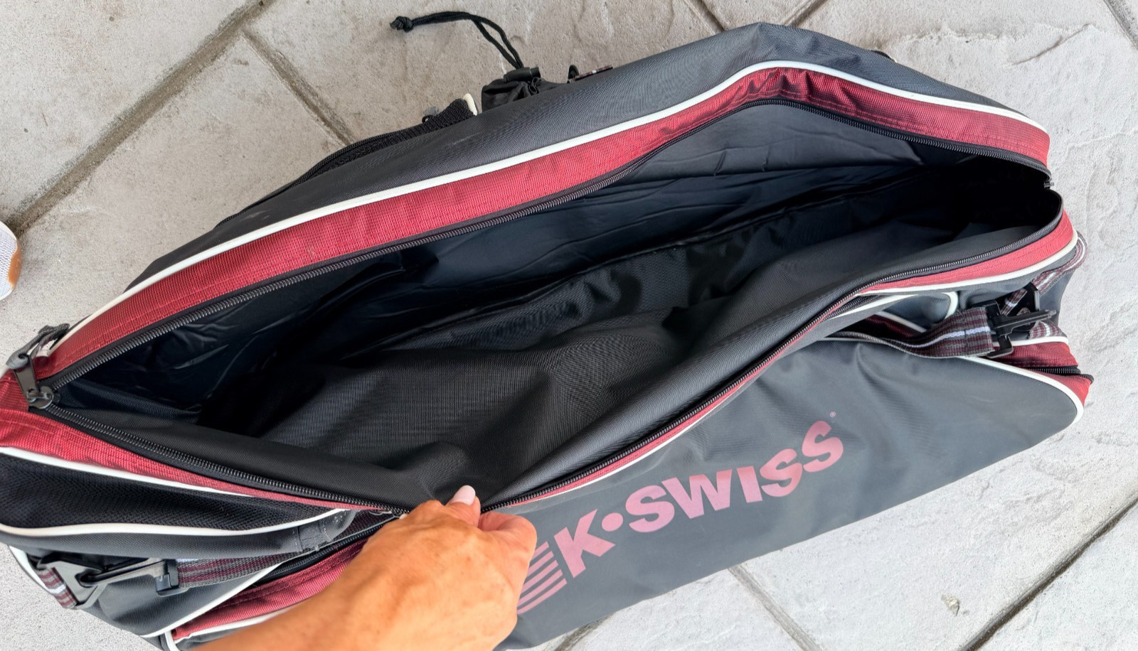 K-SWISS 7.0 System Performance Tennis/Racquet Bag Black/Red 6 Racquet’s