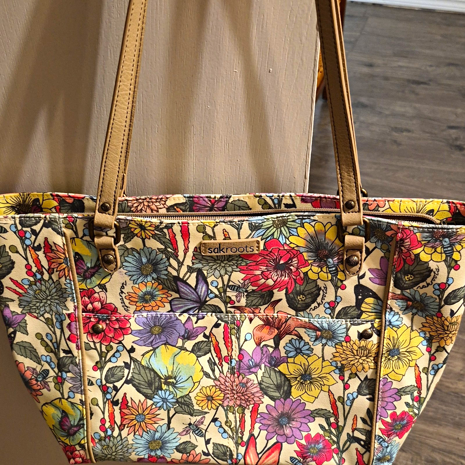 Sakroots Multicolor Floral Tote Zip Top, Lined Inner/Outer Pockets, Hang Tag