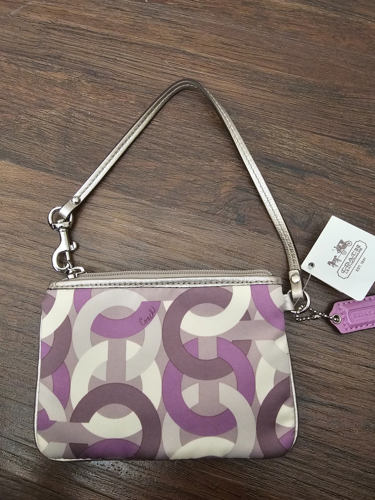 New Coach Signature Ivory Purple Chainlink Signature & Leather Wristlet RARE