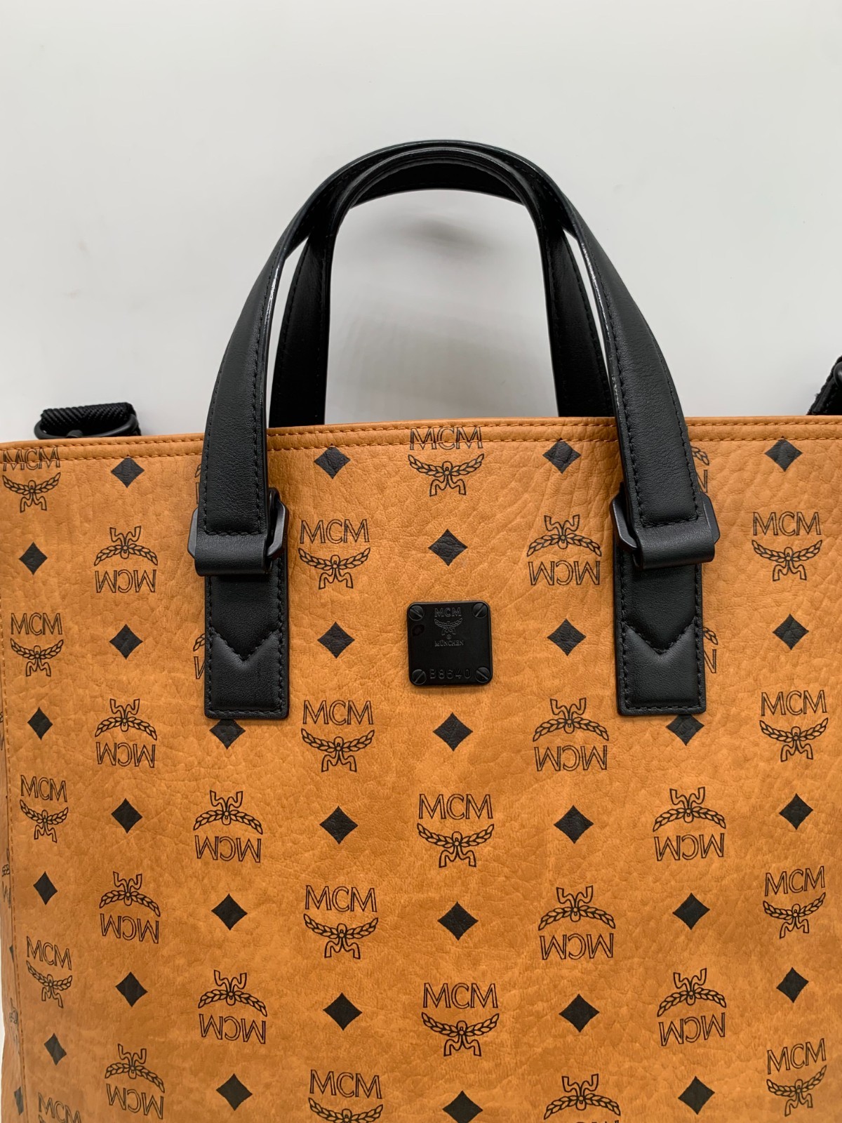 MCM Original Visetos Tall Vertical Tote Crossbody Bag/WJ05119312/