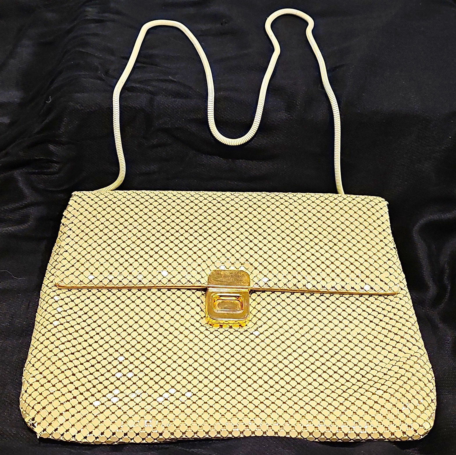 Metali Ivory Metal Mesh Shoulder Bag Turn Lock Zip Lined Inner Pockets Gold