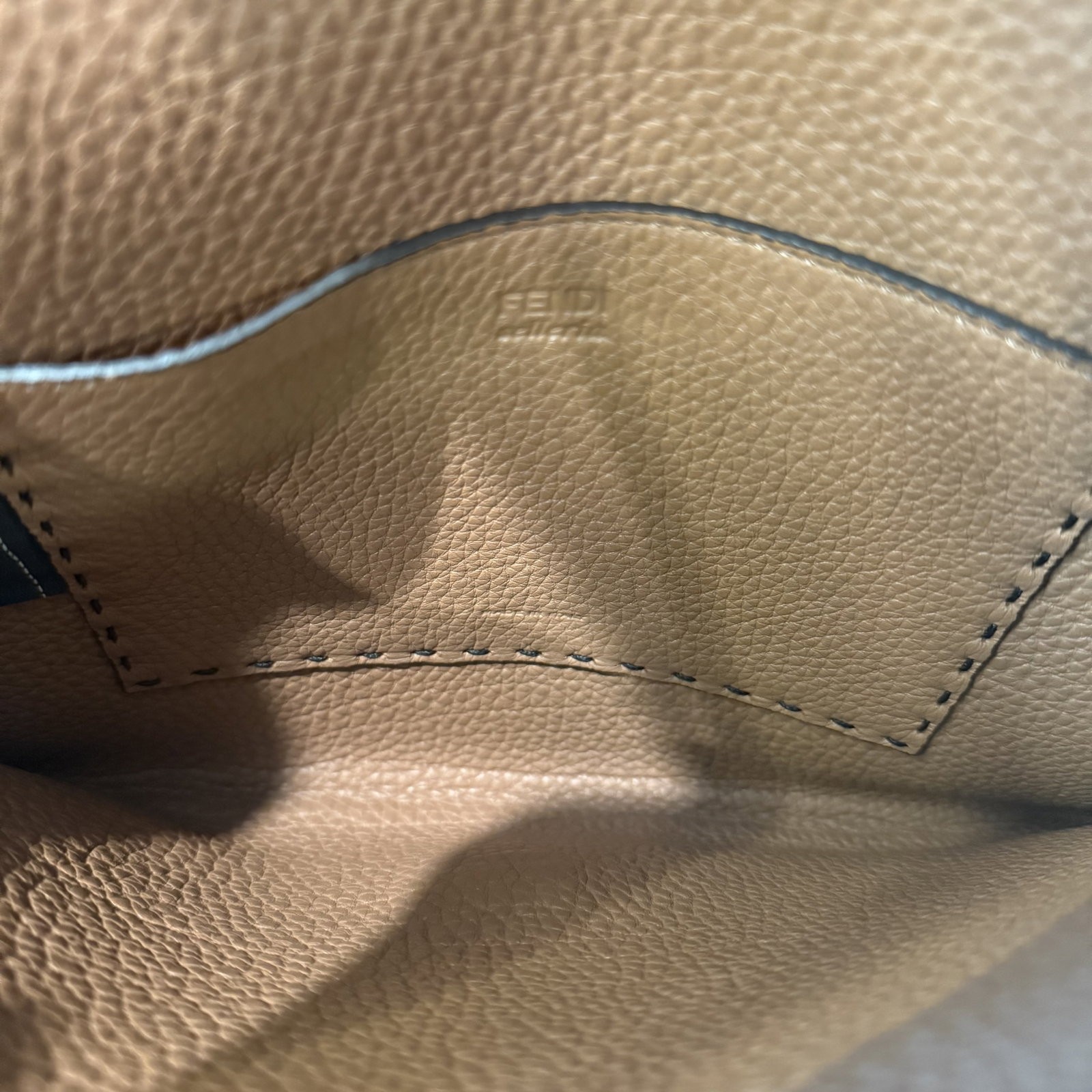 Fendi Clutch Brown Black Grained Calfskin (kc042426b5)