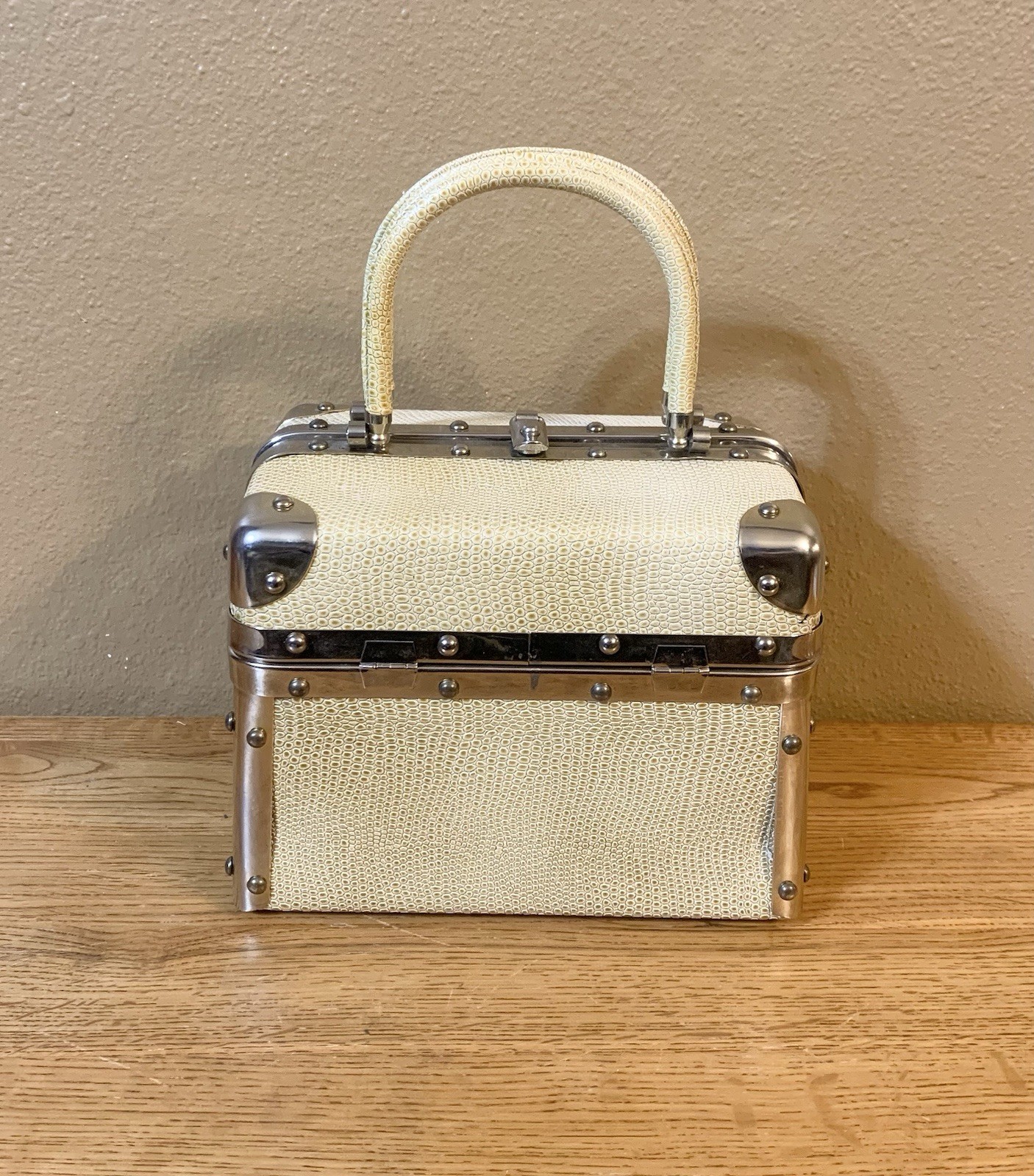Vintage Borsa Bella Train Case Box Purse Italy
