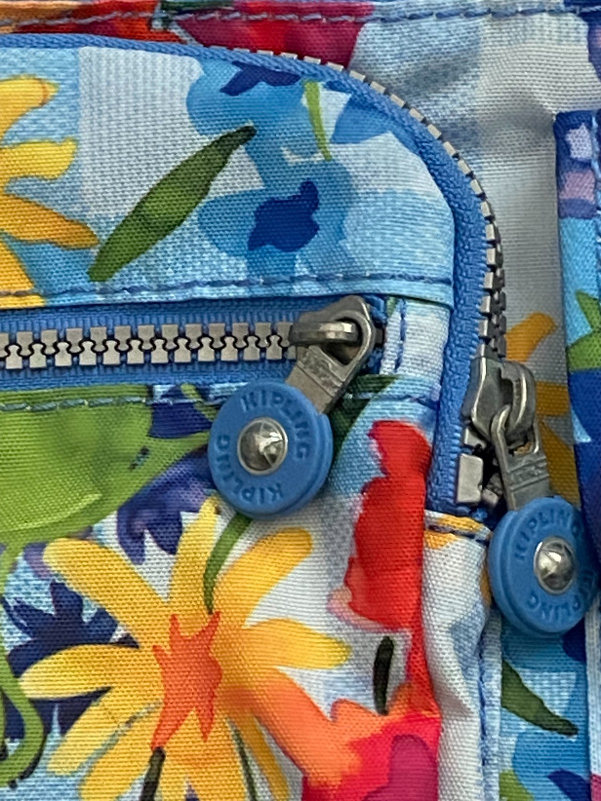 Kipling Presto Waist Belt Hip Bag Fanny Pack in Picnic in the Park Blue Floral