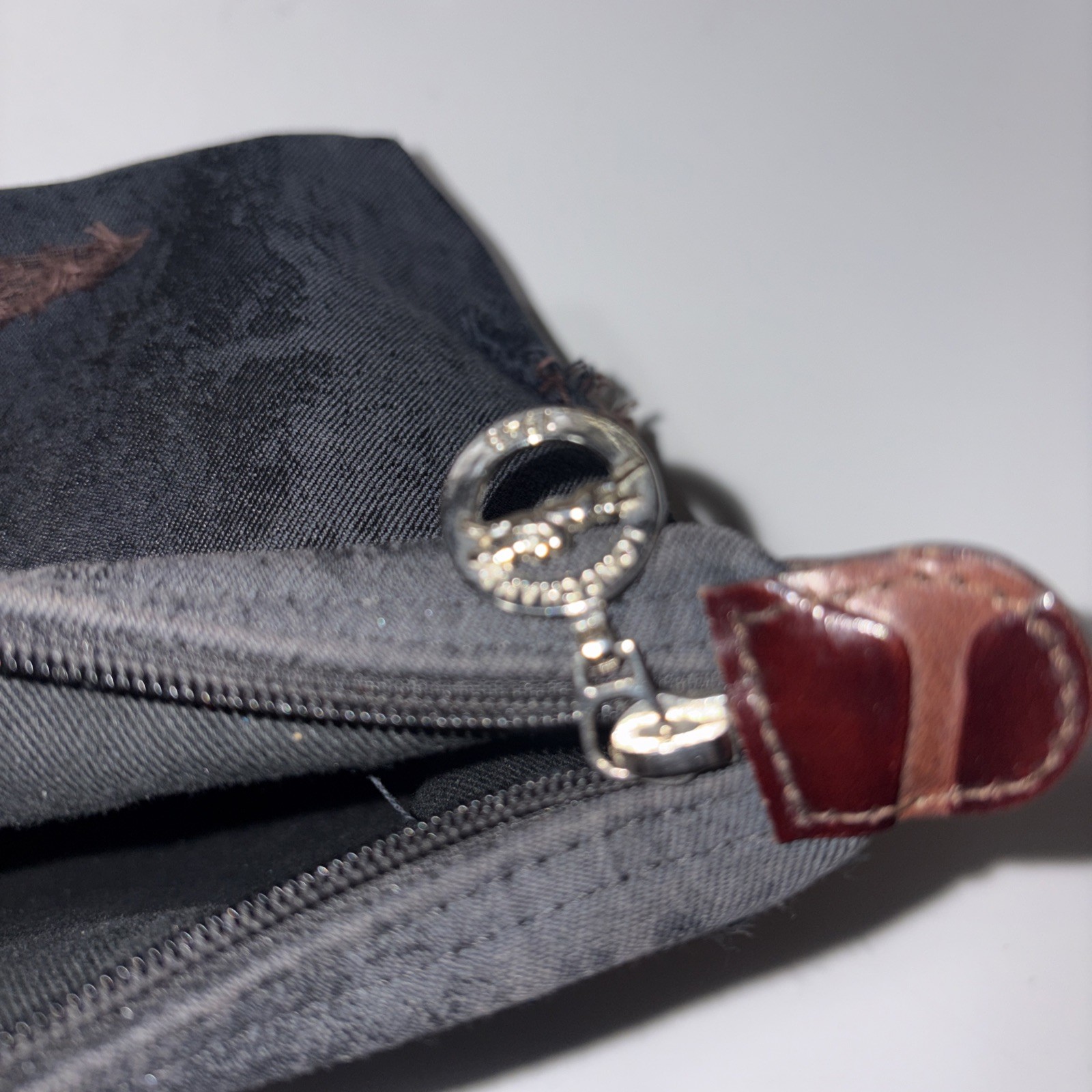 longchamp le pliage black bag 7x13in