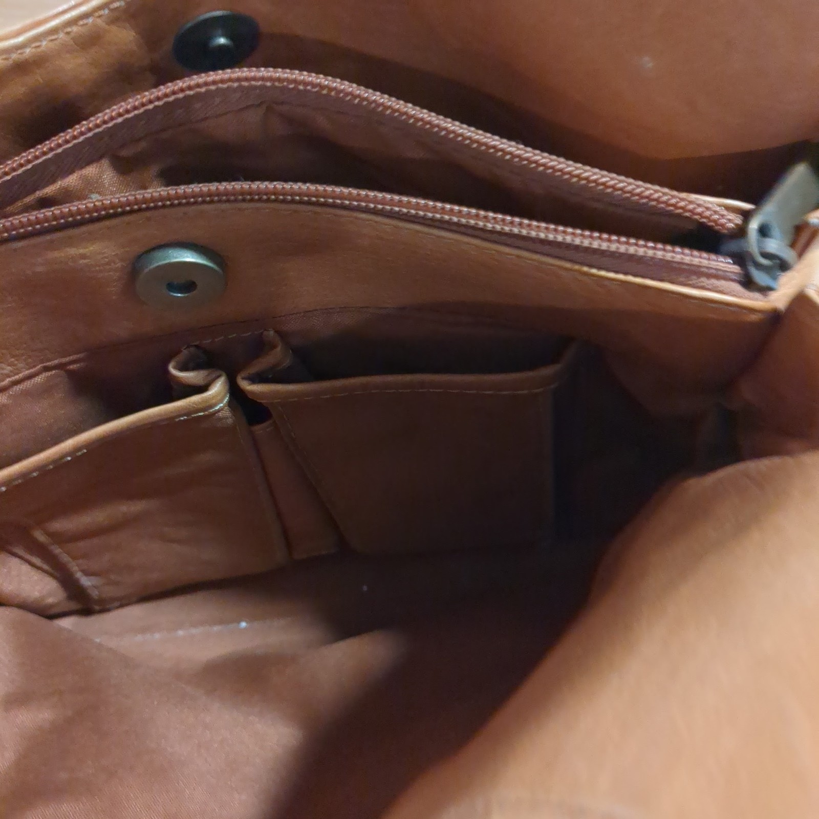 Le Donne Leather Collection Tan Shoulder Bag Handbag Multi Pockets