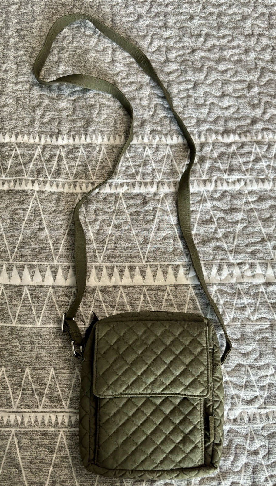 NWT Vera Bradley Small Crossbody Purse In Climbing Ivy Green