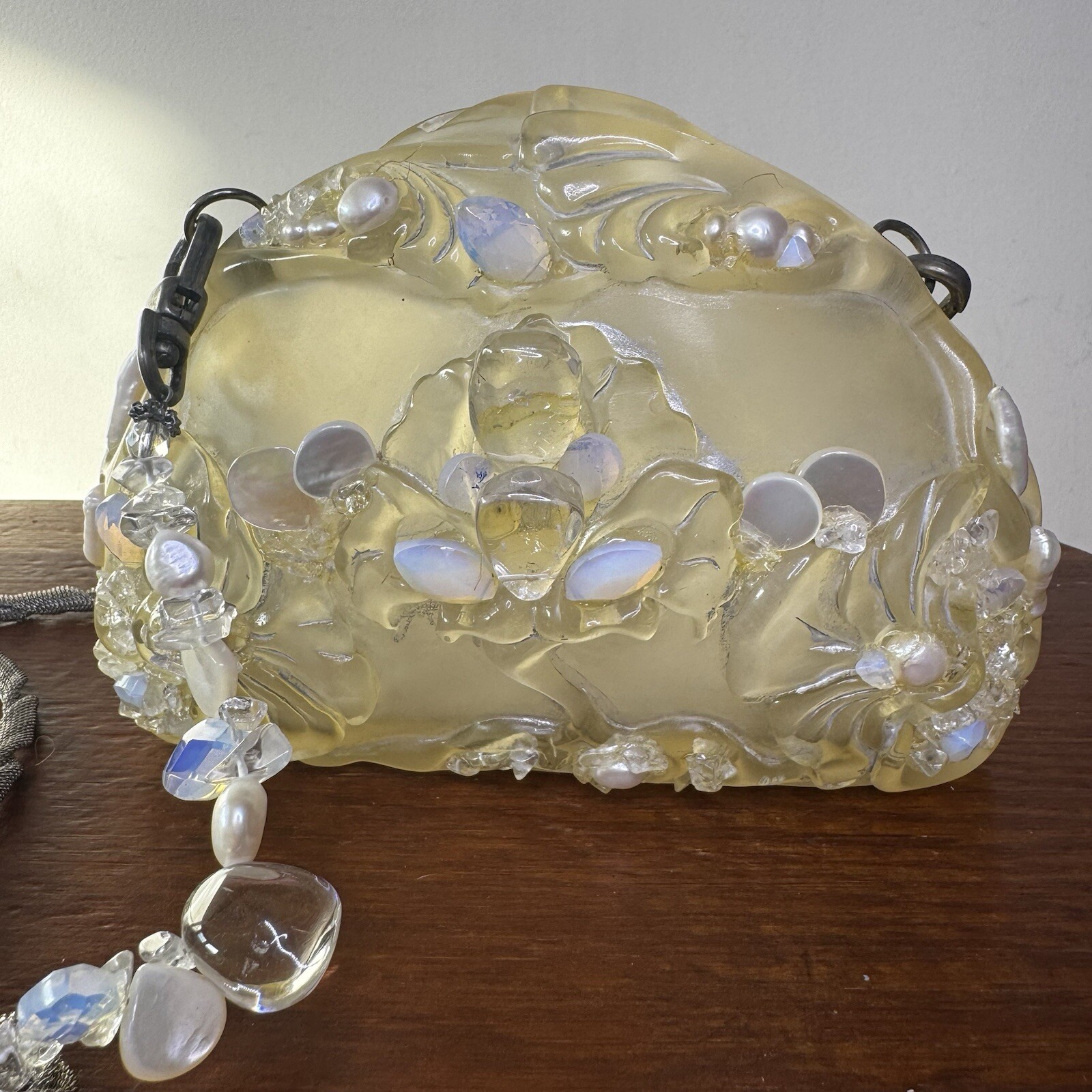 MAYA Beverly Hills Bag Lady Clear Frosted Hard Resin Flower Handbag Chain Strap