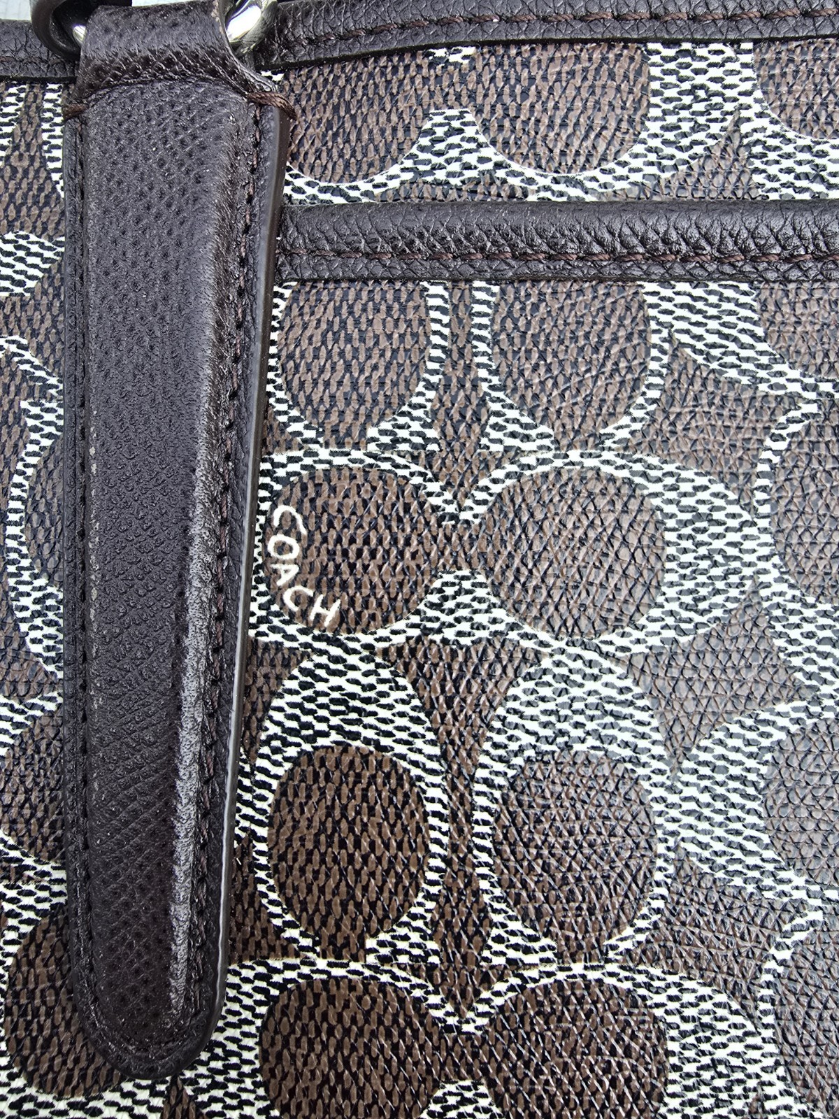 Coach 33960 Signature PVC Brown Coated Canvas Shoulder Bag Purse Tote
