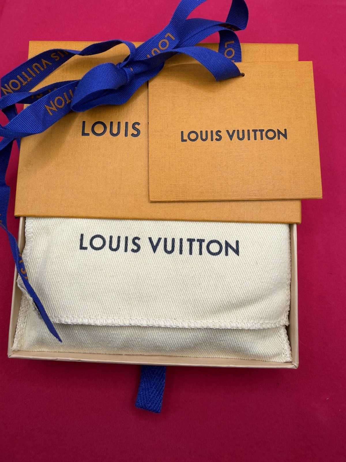 AUTHENTIC Louis Vuitton Wild at Heart Monogram Empreinte Pochette Clés Key Pouch
