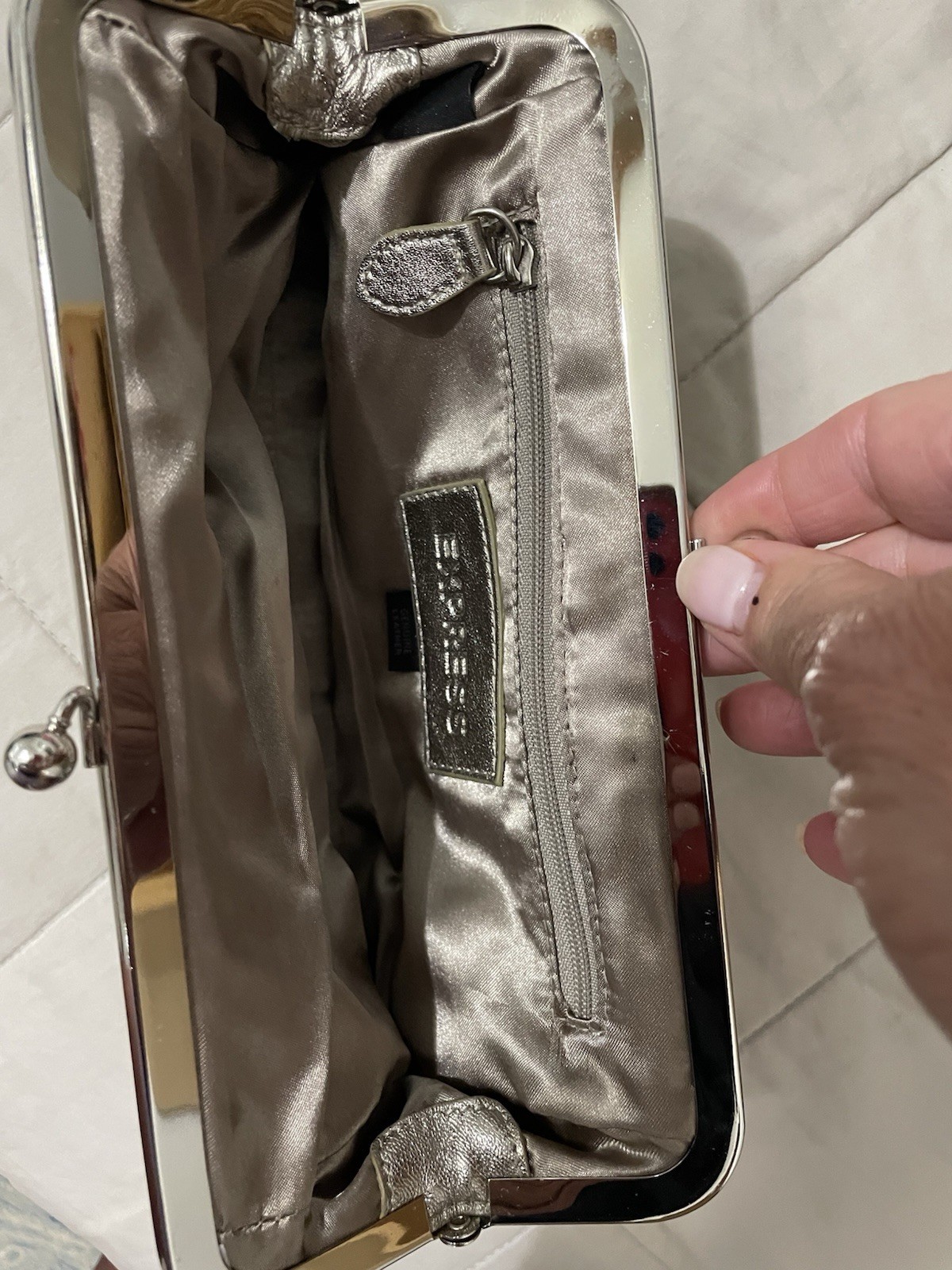 Express Metallic Leather Kiss Lock Clutch Purse Vintage Evening Bag Y2K Event