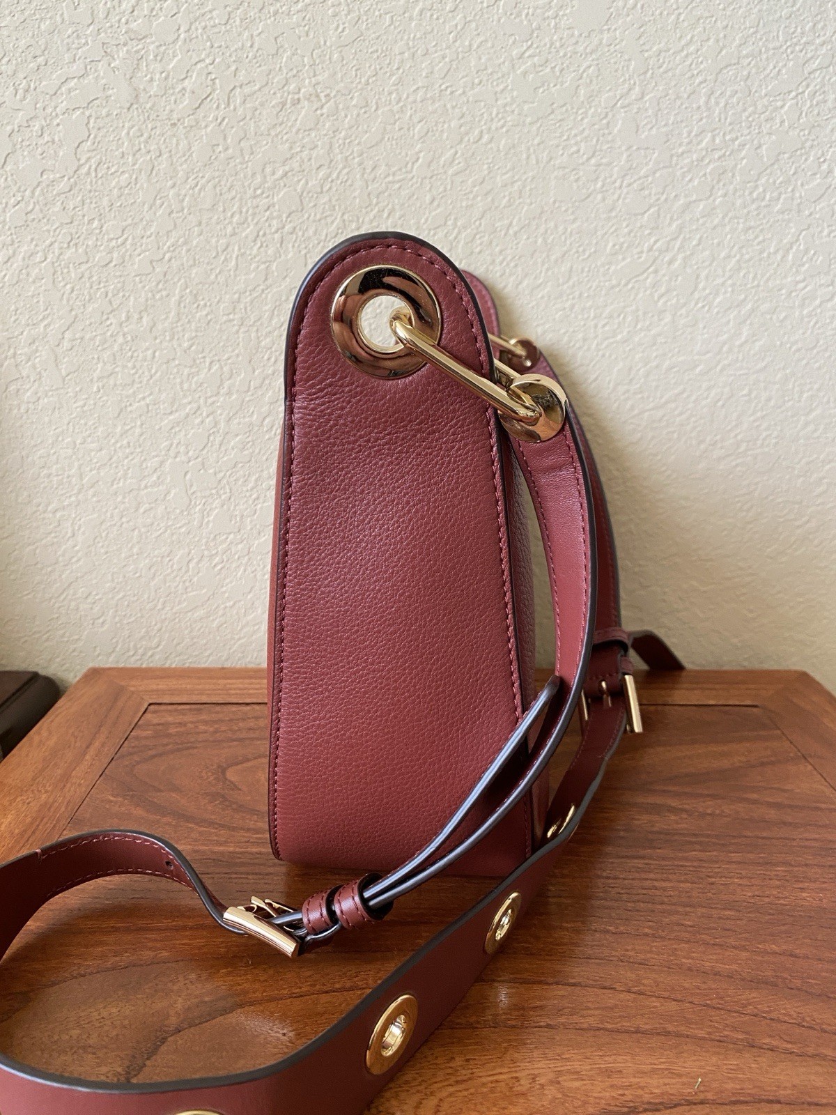 Michael Michael Kors Raven Medium Messenger Crossbody Leather Bag Brick