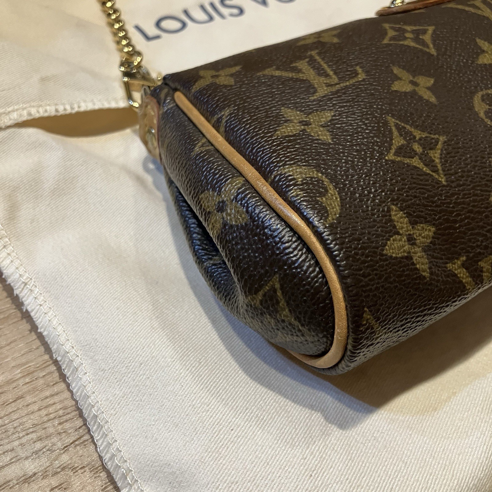 Louis Vuitton Monogram Eva Clutch Shoulder Bag CLEAN Gold Brown Zip Chain