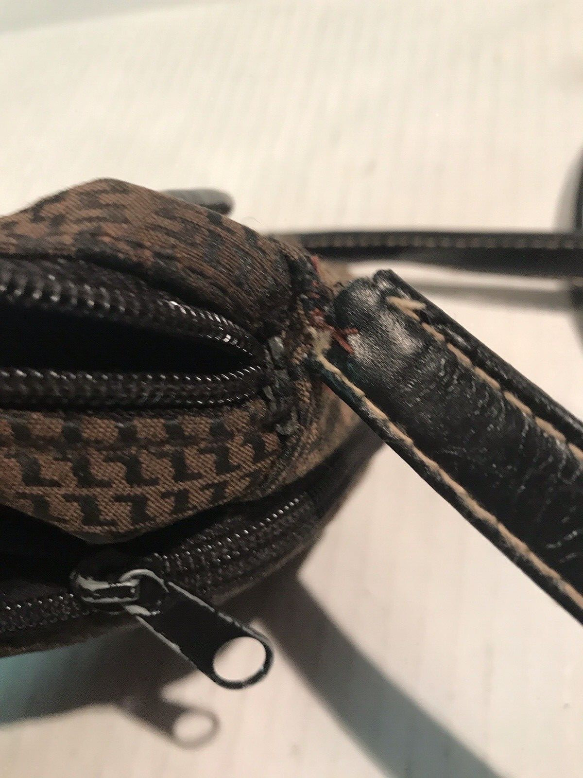 Purse Brown Plaid Design Black Trim Shoulder Strap Buckle Accent Zip & Snap VTG