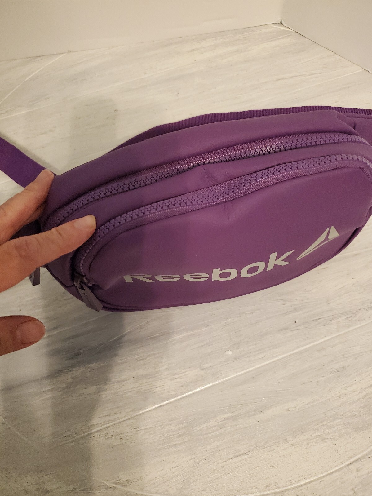 VTG REEBOK Pack Purple Vinyl Bag w/Belt Hiking Travel Adjustable 2 Zipper Purse