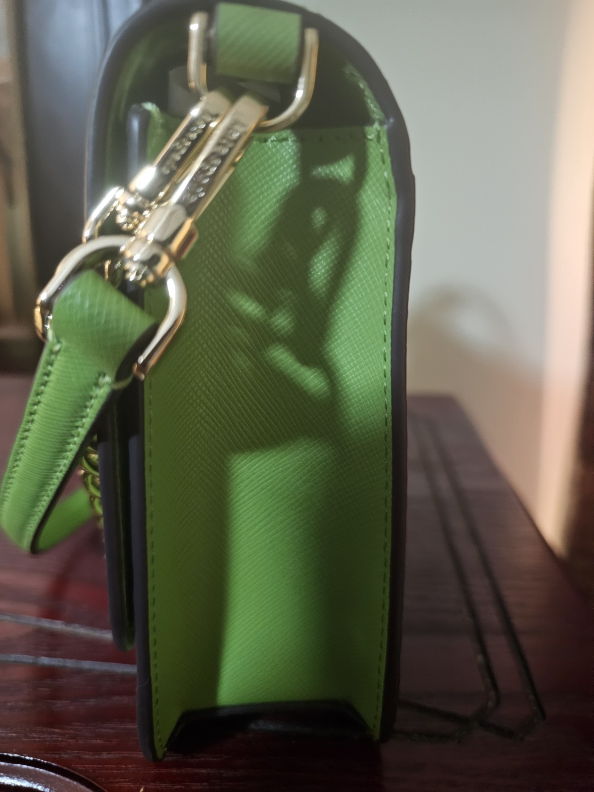 Kate Spade New York Small Green Crossbody Bag Gold Chain Strap Snap Closure