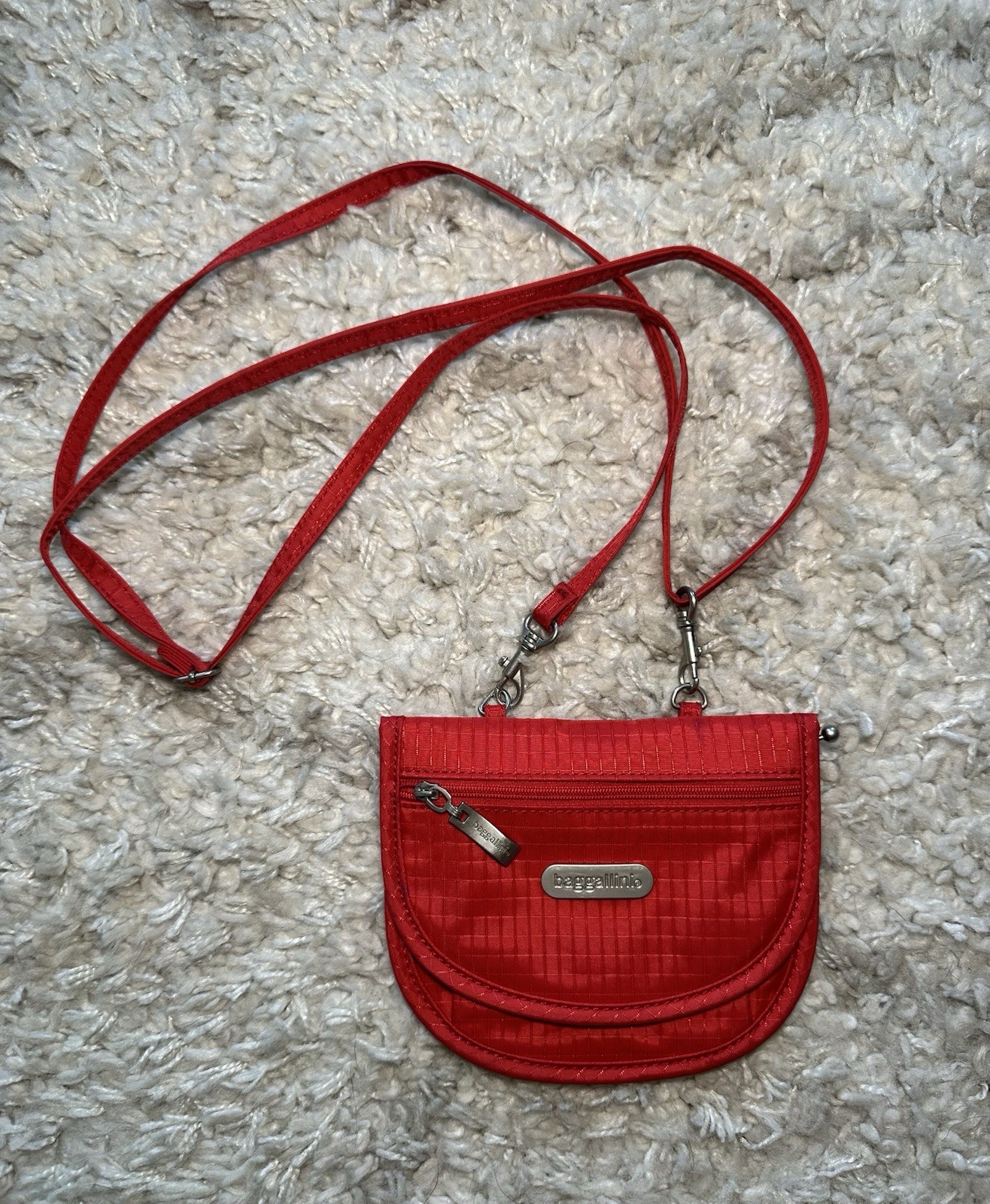 Baggallini Teenee Crossbody Travel Flap Bag Bright Red EUC