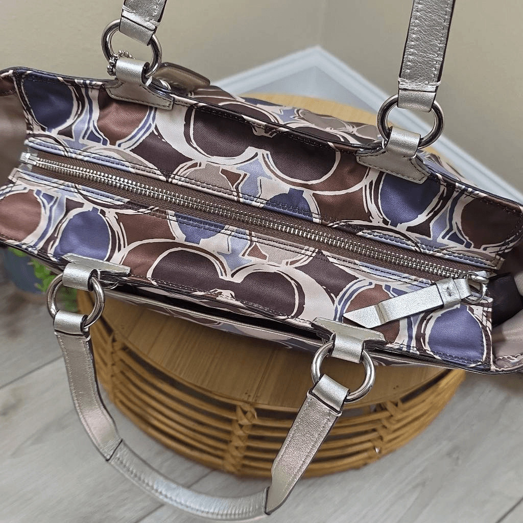 Coach Signature Gallery Satin-Fabric Tote Style F22161