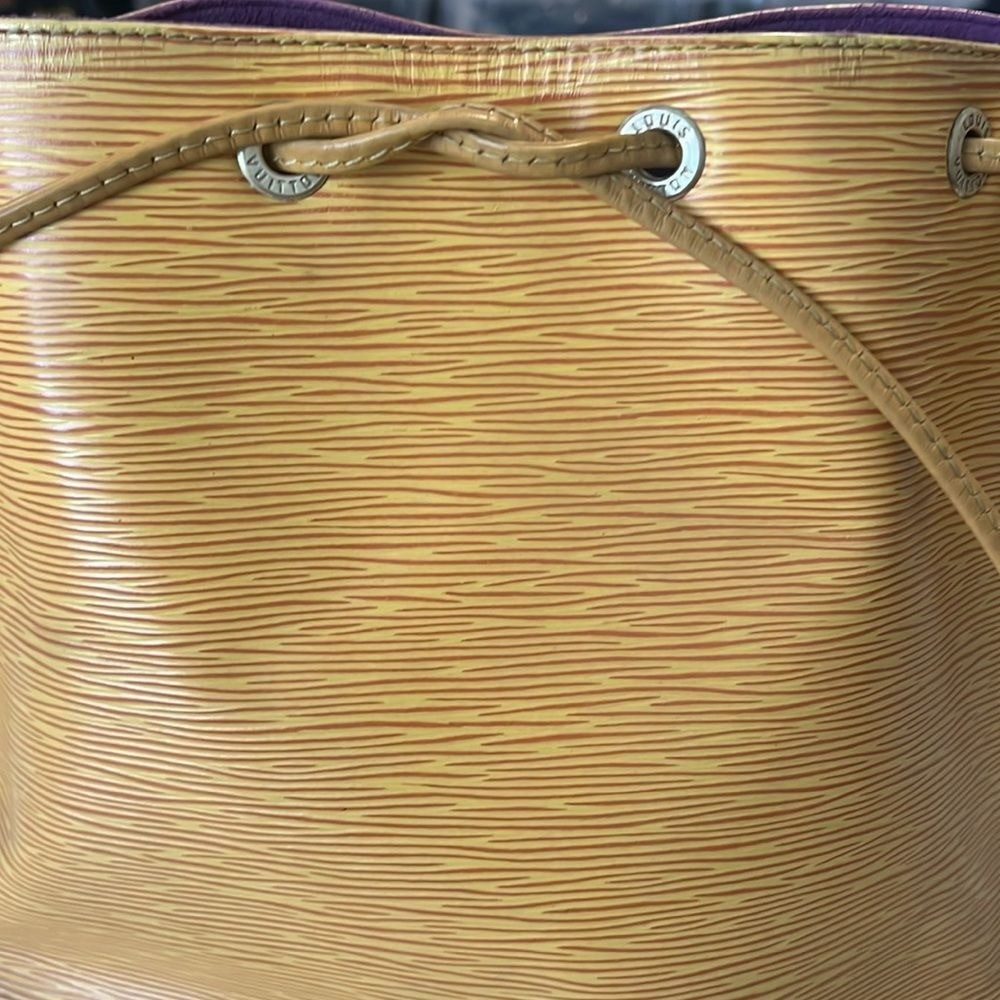 Louis Vuitton Epi Noe GM Yellow Drawstring Closure Bucket Bag AR1924