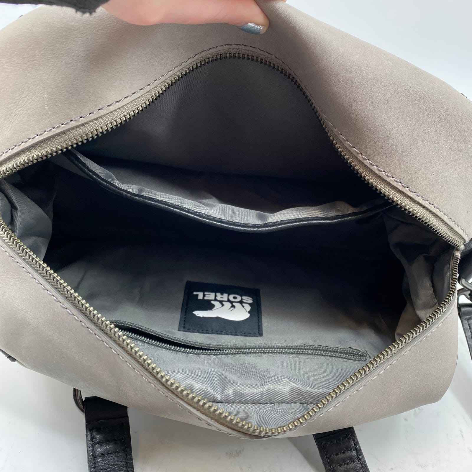Sorel Clay Gray Leather Shoulder Bag | OS in-Store Vietnam